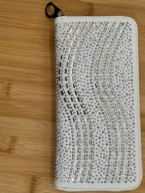 bling rhinestone full zip around women's purse white, NWOT new low price $10